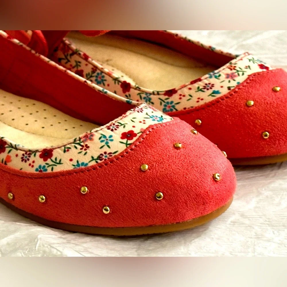 Toddler Girl Party, Elegant, high-backed Mary jane shoe with flower design Sz 12